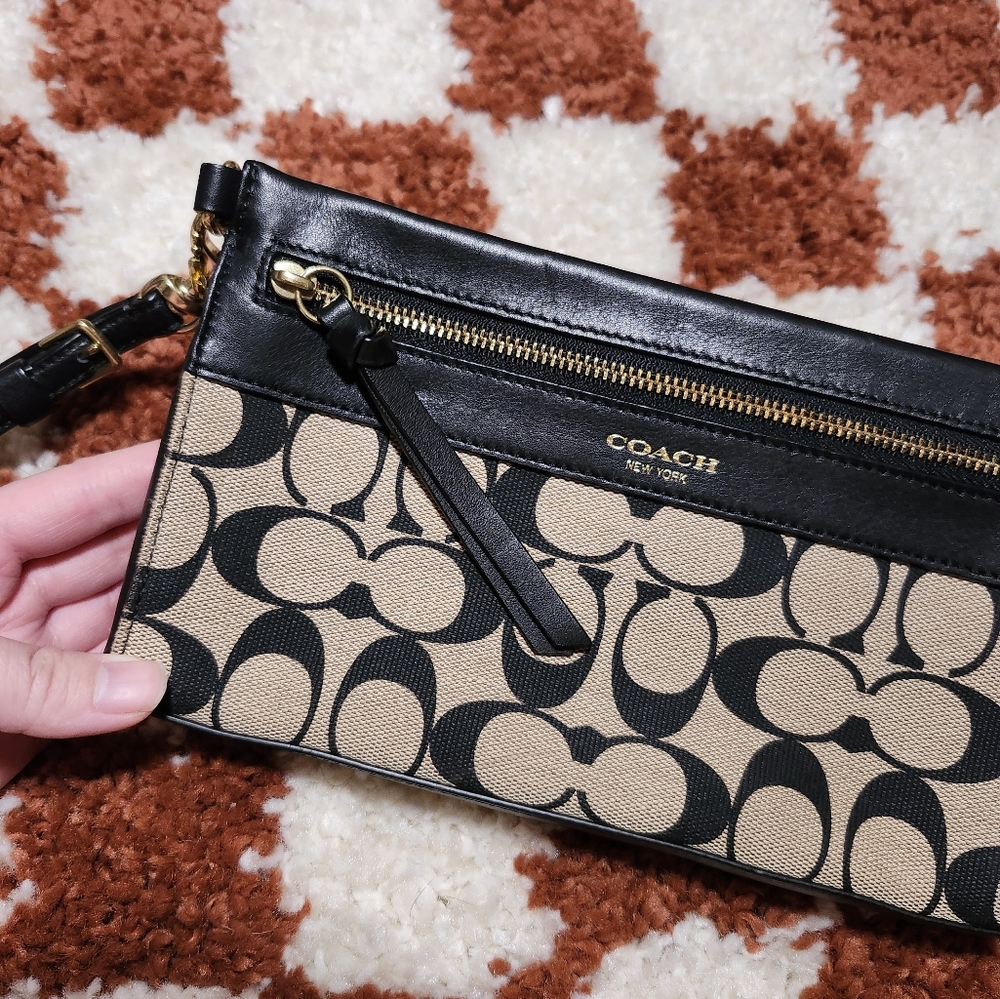 Coach Signature Pouch/Wallet